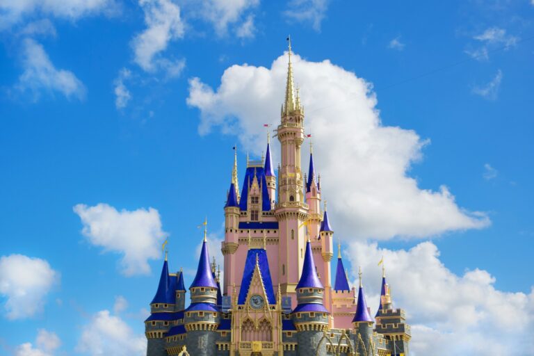 Jamaicans In Orlando Florida, the City Of Lights
