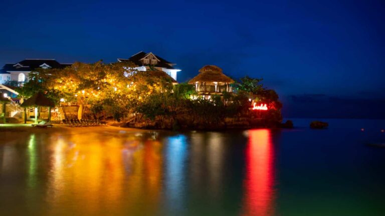 Top 5 Bars in Jamaica for an Unforgettable Night